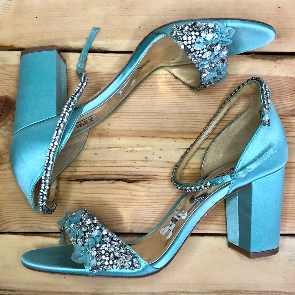 Badgley Mischka pastel blue size 10 3inch heels
